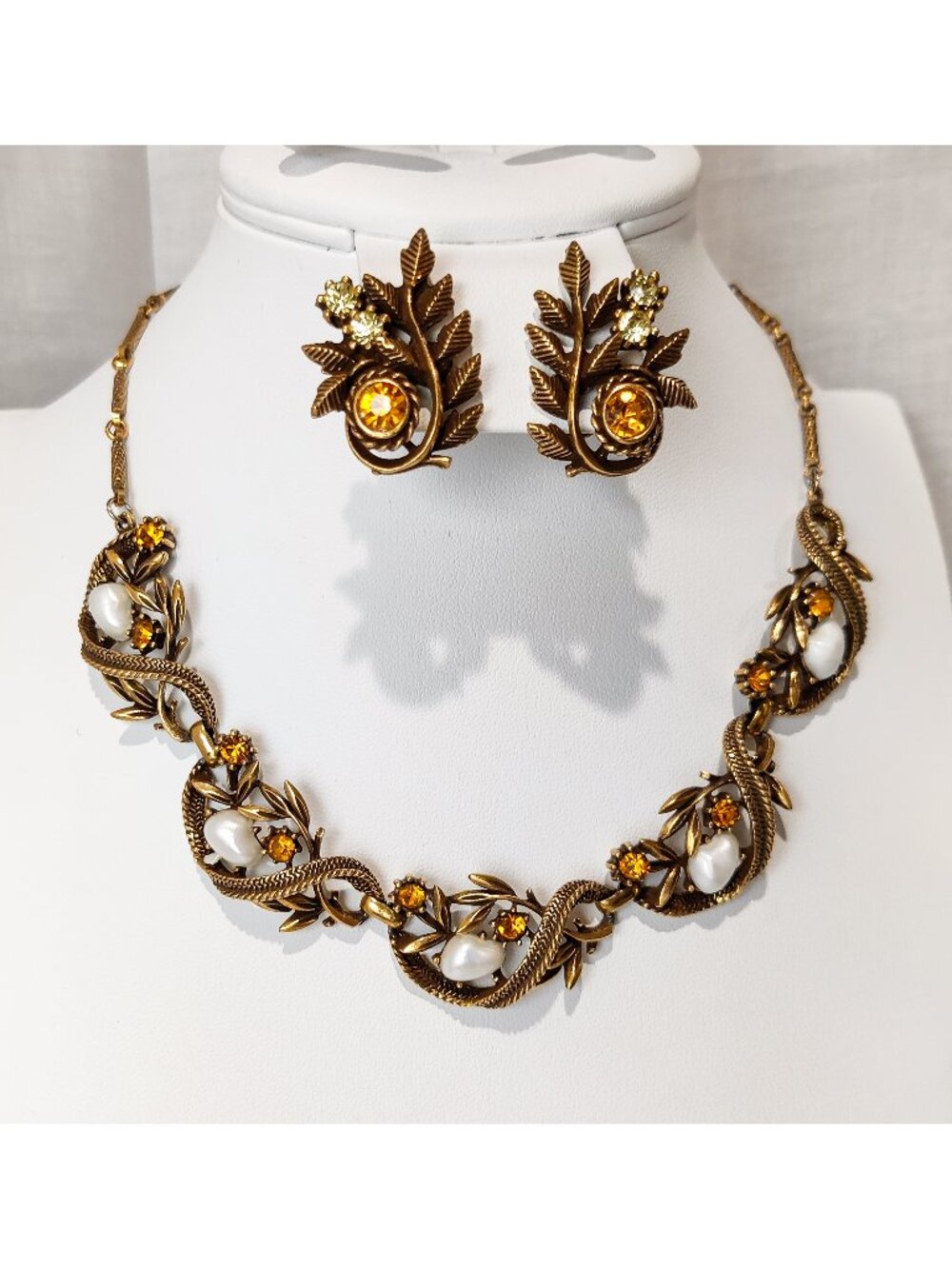 Vintage Coro Baby Tooth Faux Pearl Book Piece Jewelry Set